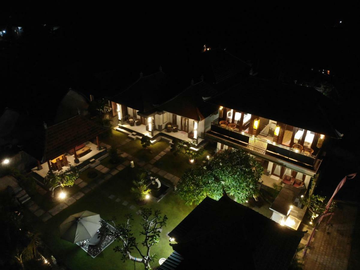 The Kanha Palace Batununggul Exterior photo